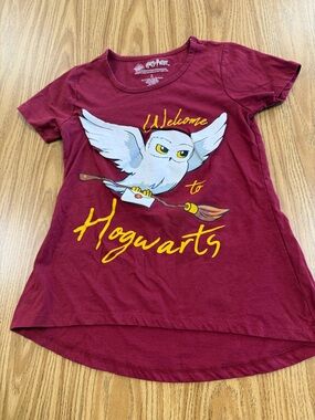 Wizarding World Kids' Burgundy "Welcome to Hogwarts" Graphic Tee-size 7